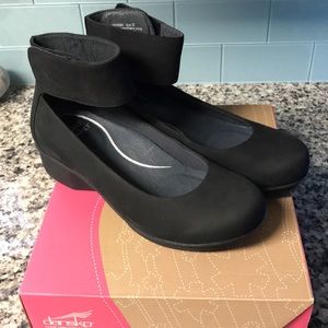 New Dansko Lulu black shoes 37/7.